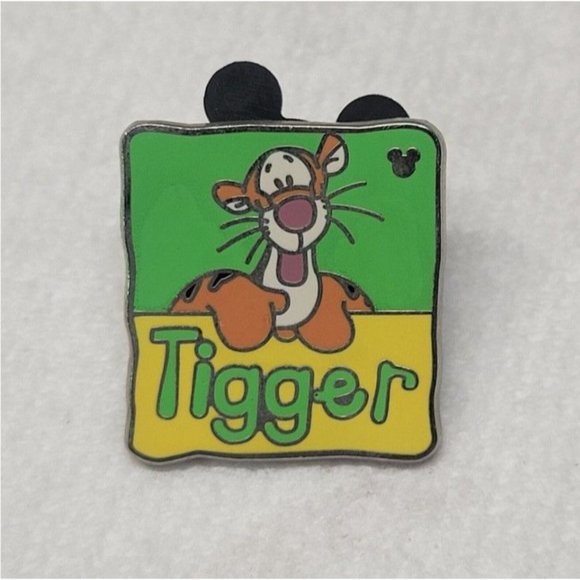 Disney Hidden Mickey Trading Pin Tigger Winnie The Pooh 3 of 5 Authentic - Picture 1 of 4